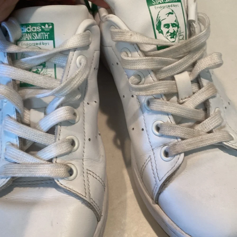ADIDAS STAN SMITH LEATHER COURT SNEAKER LOW TOP ATHLEISURE WHITE GREEN SZ 4 EU36